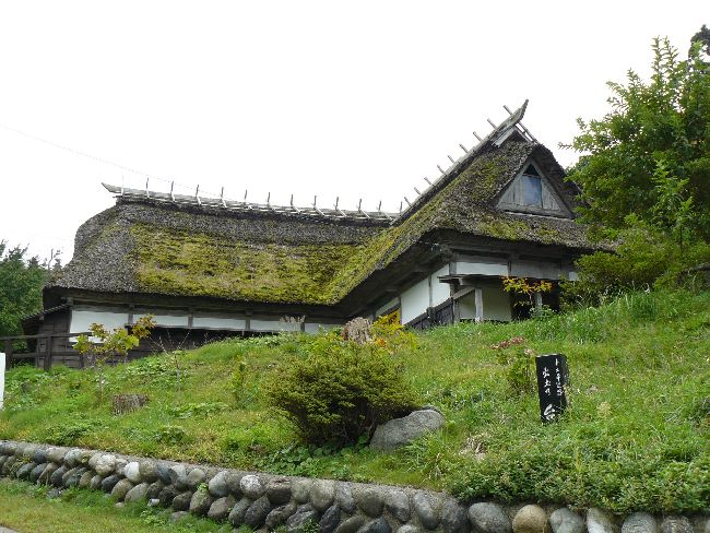 ���j����������