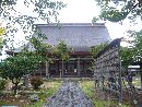 浄興寺参道石畳から見た歴史が感じられる壮大な本堂正面