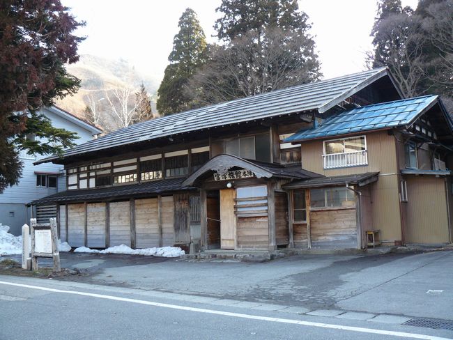 �O���X���F�񋏏h-�{�w�i�x��Ɓj