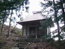 長瀬神社（宮寄上）境内高台に建立されている御堂