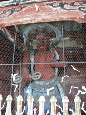 雲洞庵赤門に安置されている仁王像