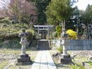 石井神社参道石畳み沿いにある石燈篭
