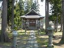 宇都宮神社参道石畳み沿いある石燈篭