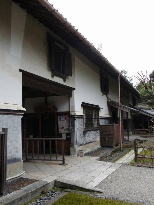 �V���s�E���ɓ��ƏZ��