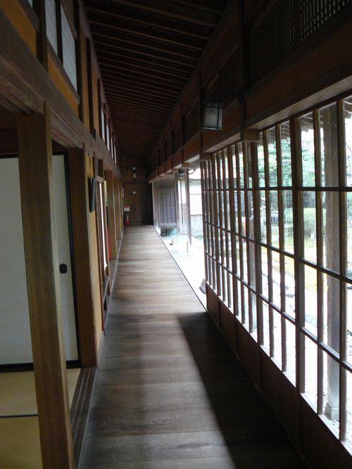 �V���s�E���ɓ��ƏZ��