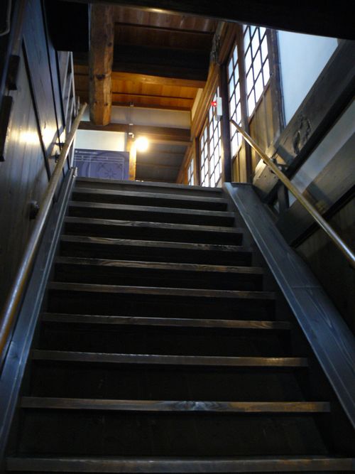 �V���s�E���ɓ��ƏZ��