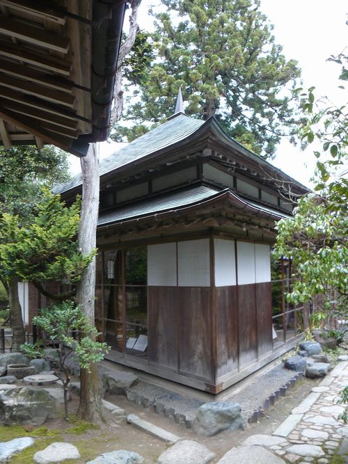 �V���s�E���ɓ��ƏZ��