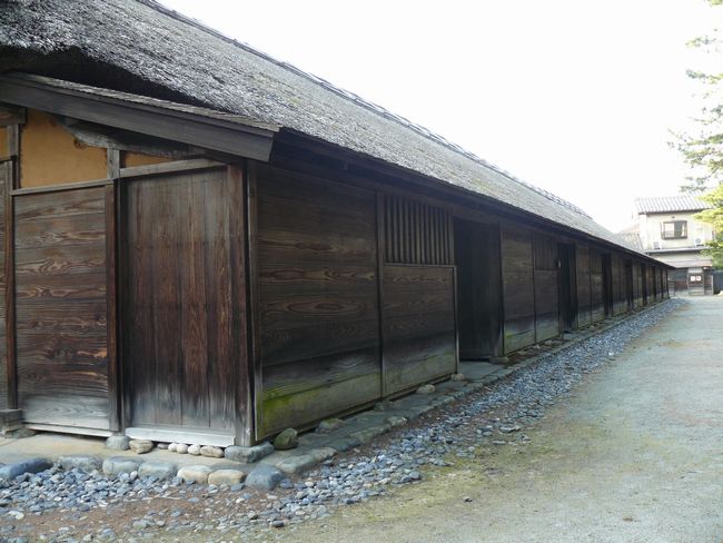 �����y����