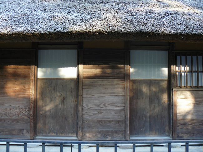 �����y����