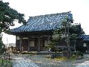 長徳寺参道石畳みから見た本堂